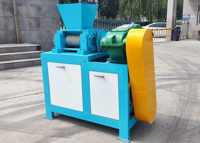 Urea gübre üretimi ekipmanları kimyasal gübre granülleri yapma makinesi roller pres granulatörü