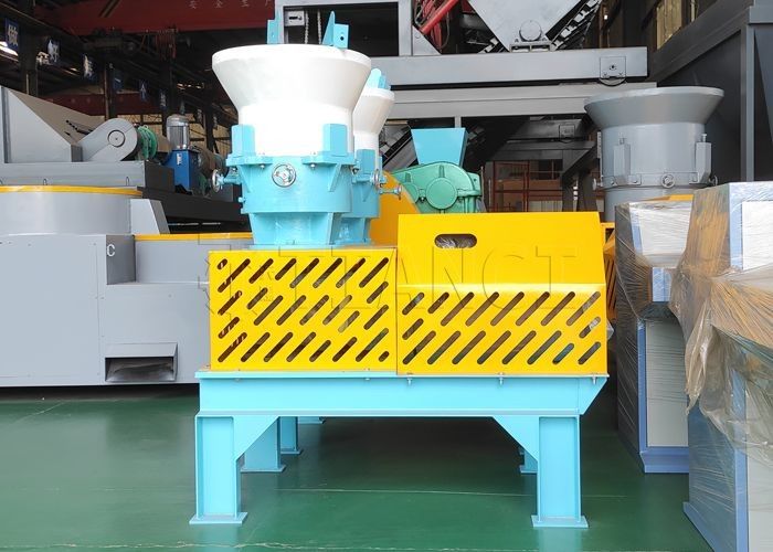 Biyokütle Tavuk Yemleri Pellet Makinesi Sığır Gübre Odun Gübre Tavuk Gübre Pellet Düz Ölçekli Ekstrüzyon Granulatörü