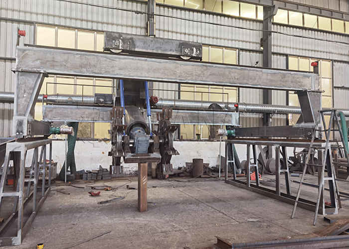 Tekerlek Tipi Kompost Turner Fermantasyon Kompostlama Makinesi Organik Atıkların Fermantasyonu İçin