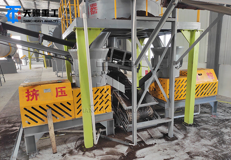 Düz ölçekli granulatör Gübre Üretim Hattı Düşük Enerji Tüketimi Silindrik Parçacıklar ISO9001 Sertifikalı
