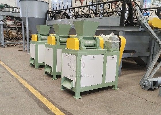 Kimyasal Kuru Toz Rulo Pres Makinesi için 2t / H Kapasiteli Gübre Kırma Makinesi