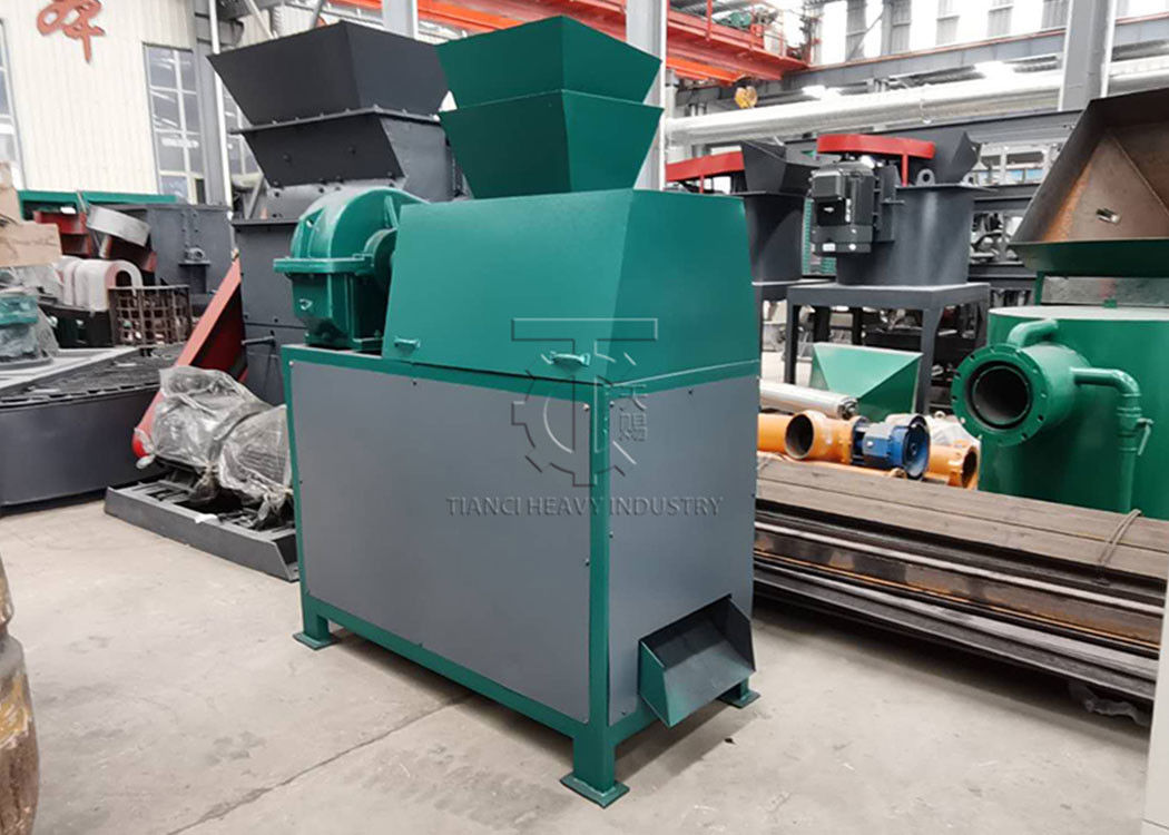 Rus Kırmızı MOP Kuru rulo baskı Granulator makinesi Rus Kırmızı MOP Ekstrüzyon granülasyon üretim hattı