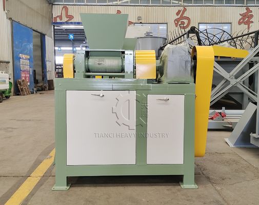 Kimyasal Kuru Toz Rulo Pres Makinesi için 2t / H Kapasiteli Gübre Kırma Makinesi
